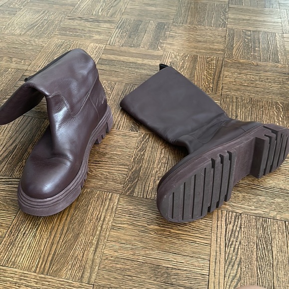 Burgundy red leather Italian boots - Picture 3 of 3